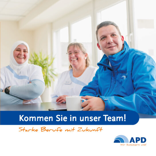 APD Pflegejobs: Lächelndes Team sucht Verstärkung – jetzt in der ambulanten Pflege bewerben!
